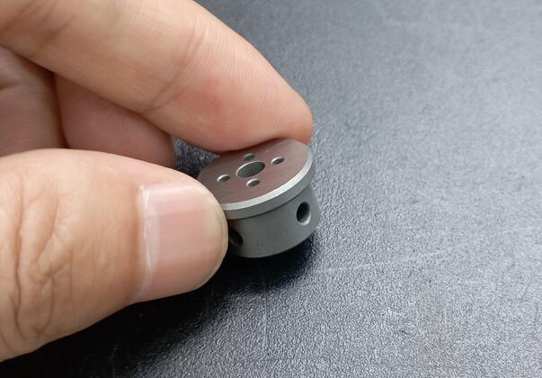 磨粒流究竟是怎么去除內孔毛刺的，我做了個3D模擬！