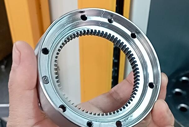 鏡面放電后的模具內齒拋光，用磨粒流去毛刺設備可靠嗎？
